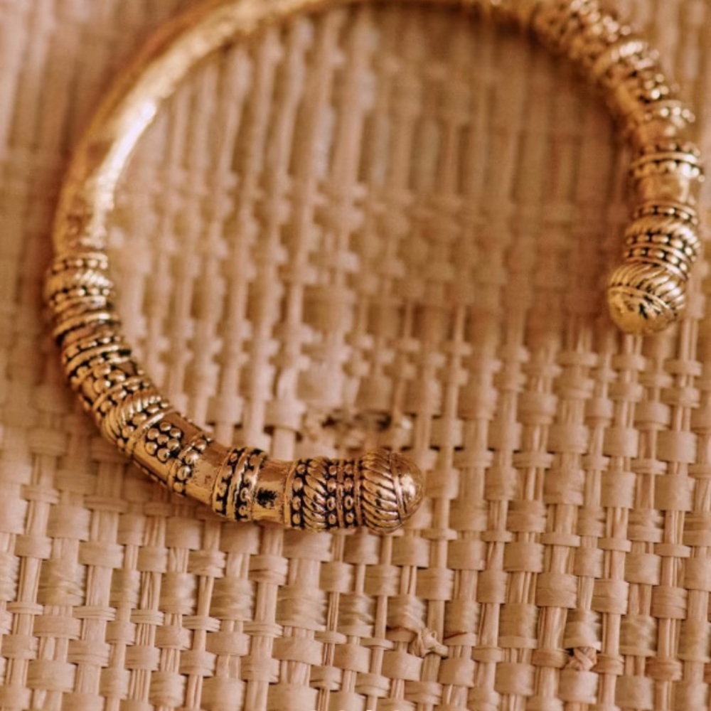 Sezane Gold Textured Bracelet - Picture 3 of 5